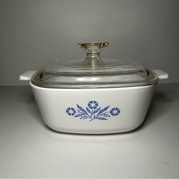 Vintage Corning Ware Blue Cornflower 1 1/2 qt Baking Dish with Pyrex Lid - Picture 3 of 15